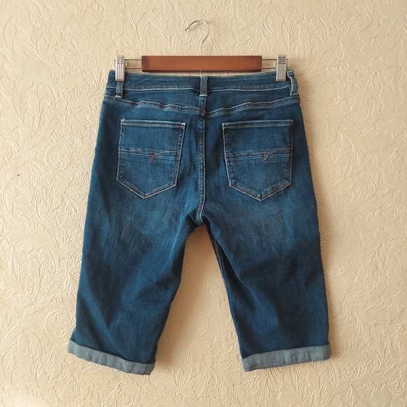 Soho Jeans bermuda denim shorts distressed cuffed long inseam modest Sz 4 - Picture 3 of 9